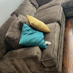 Sectional Couch With Chase