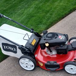 Very Nice Toro Recycler Self-propelled Lawn Mower Starts Easy Runs Perfect