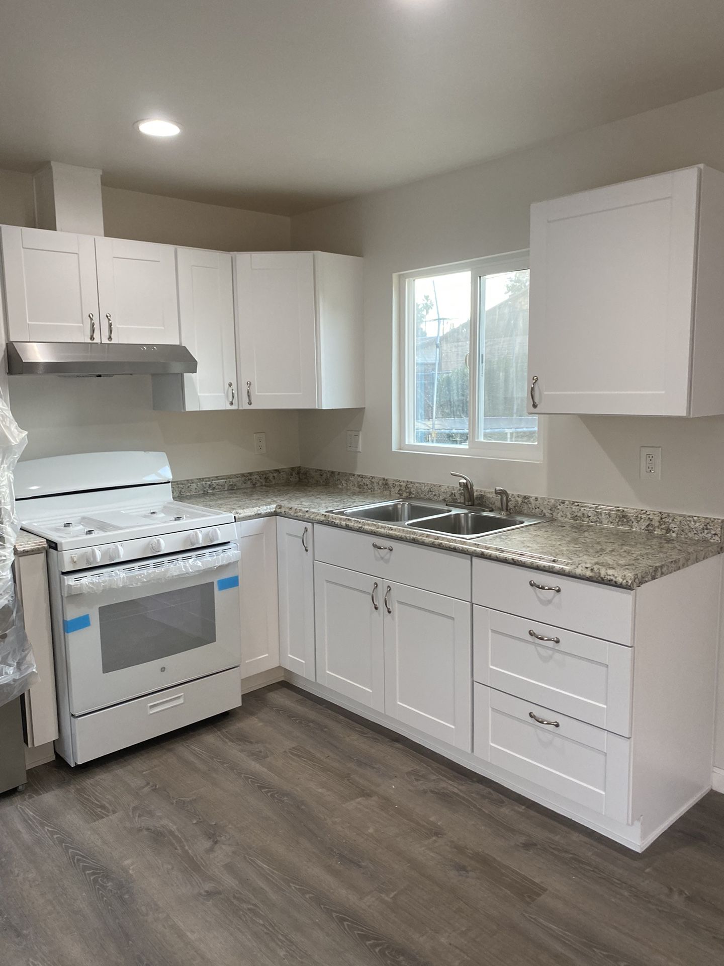 Frameless Doors N More