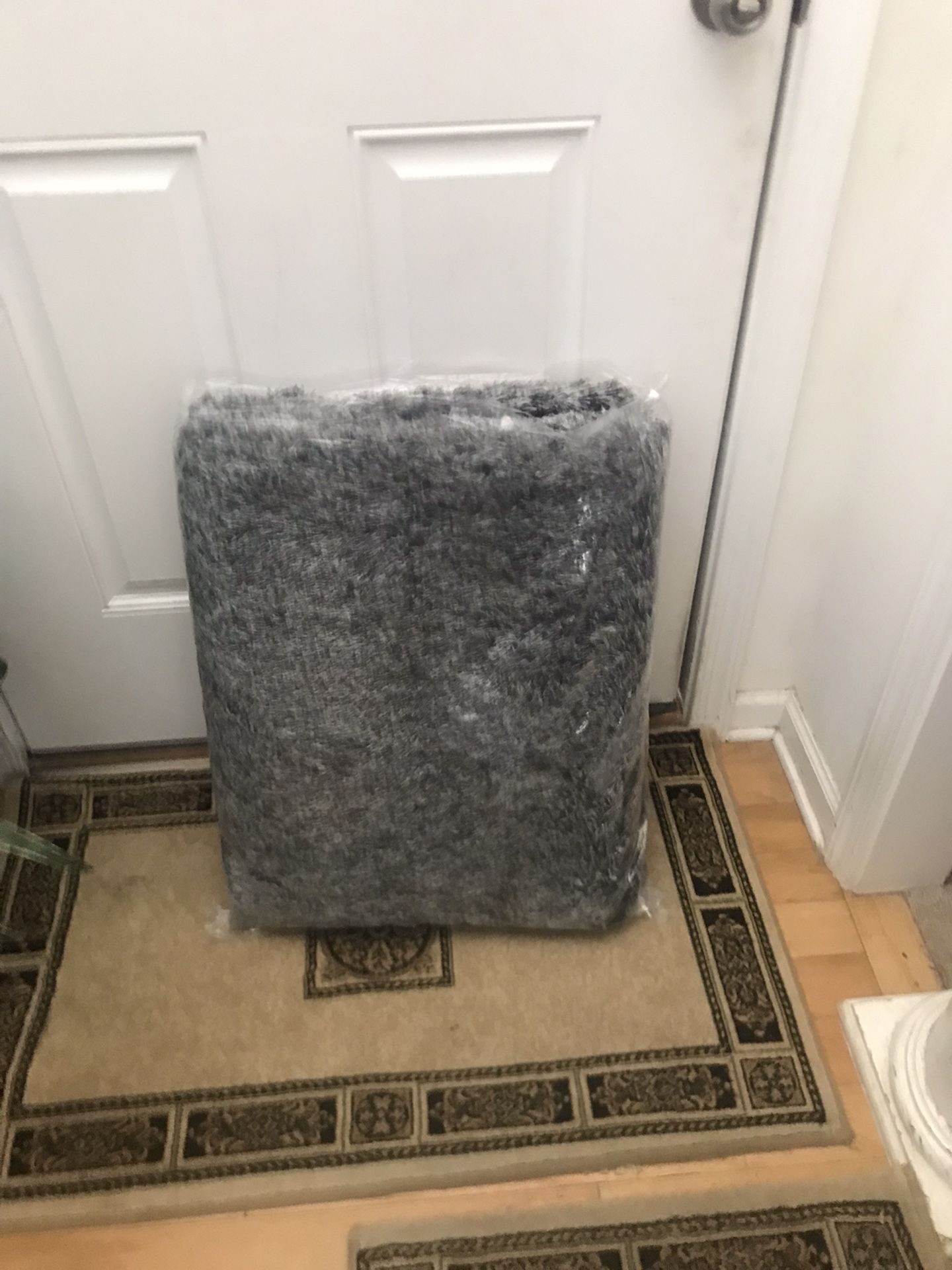 Brand new Never Used X Large Dog’s Bed That’s Very Soft And Nice.
