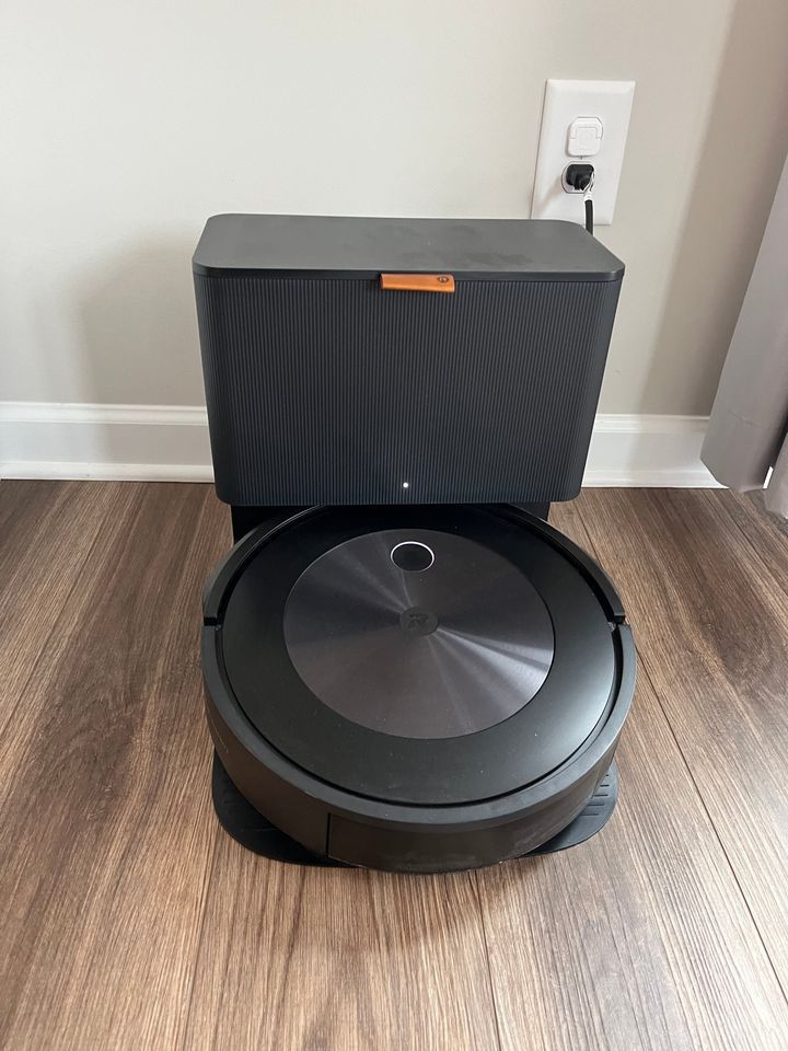 iRobot Roomba J8+ (8550) Robot Vacuum