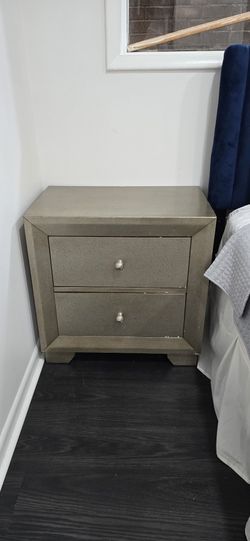 2 Zgallery Night Stands 