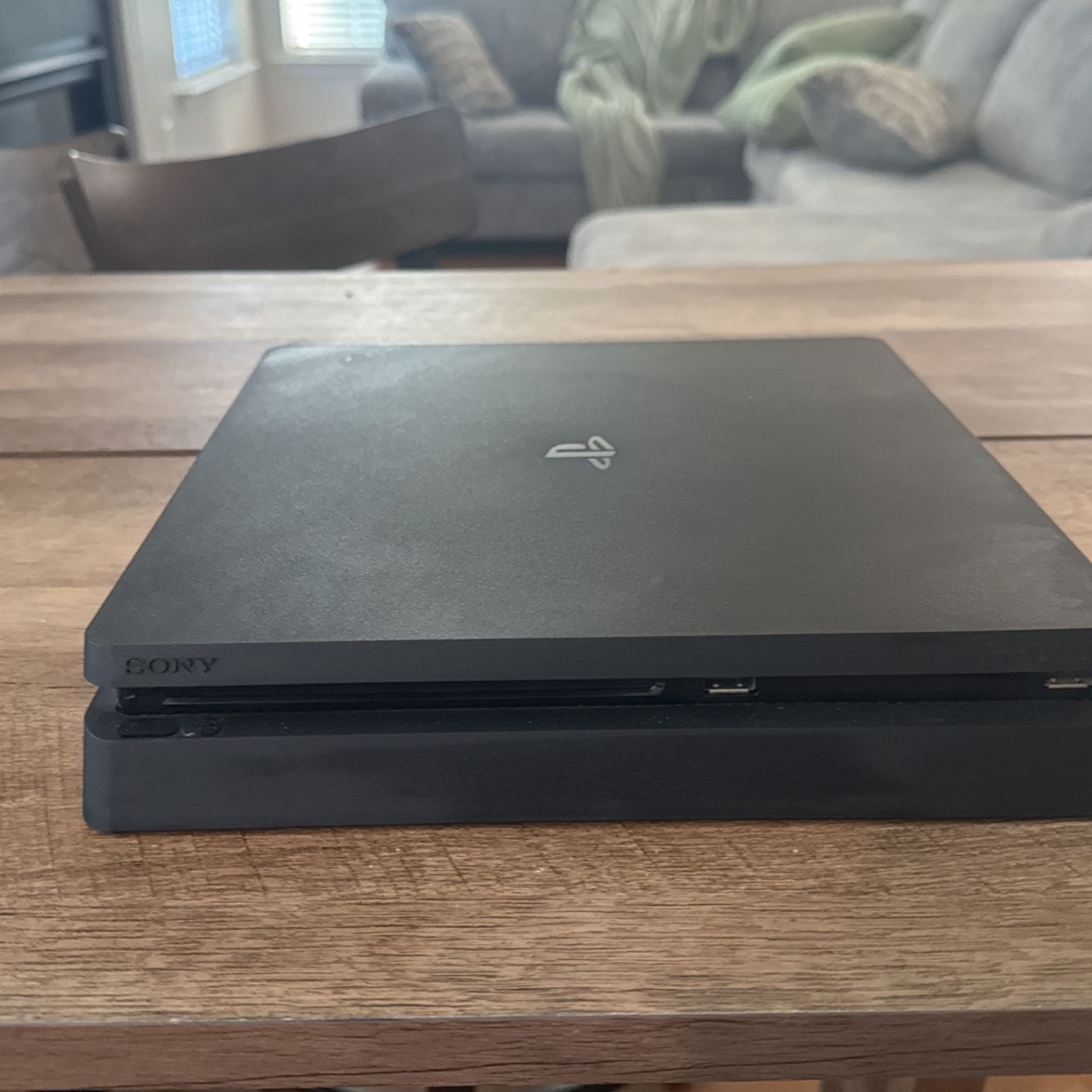 PS4 slim