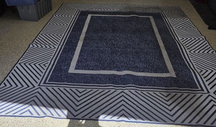 AREA RUG 8X10
