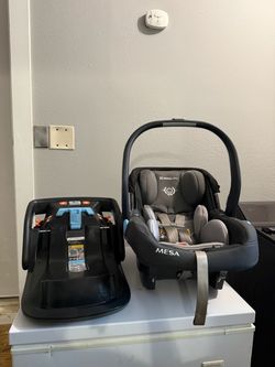 UPPAbaby Mesa Infant Car Seat with Base