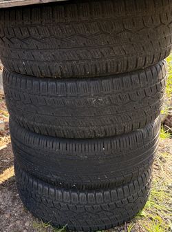 Set of 4 Used Car Tires