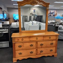 Light Brown Dresser/Mirror