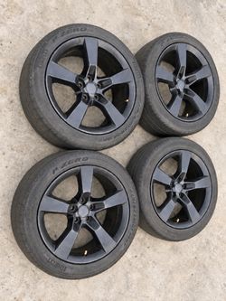 Set of 4 OEM Chevrolet Camaro wheels rims / Set de 4 rines originales Chevrolet Camaro.