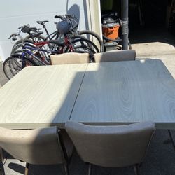 Retro Formica table and 5 chairs