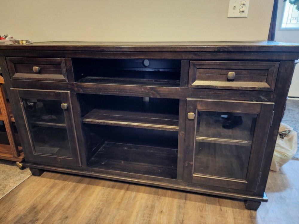 62" Ashley Furniture, Townser Grayish Brown Large TV Stand