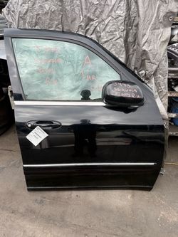 2001 - 2007 Toyota sequoia Front door passenger side Black Color Tag# 9771