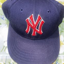 Low Profile Yankees Fitted 7 1/4 