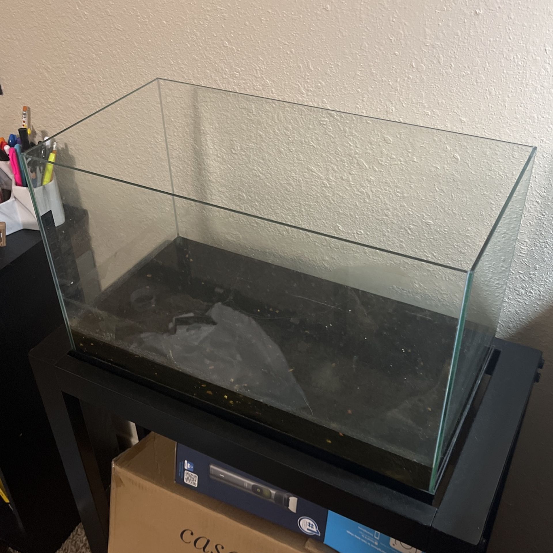 20 Gal Fishtank With Lid