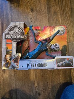 New in Package Collectible Jurassic World Fallen Kingdom Pteranodon