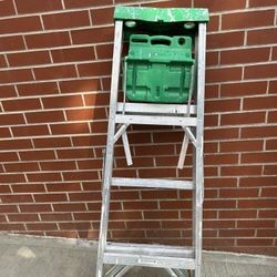 Louisville Ladder 4 Feet 225-lb 