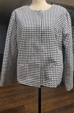 Women’s Liz Claiborne black and white blazer