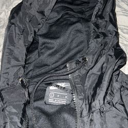 BLACK NIKEY SWEATER
