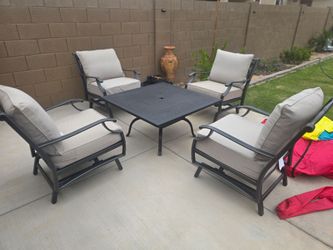 NEW 4 METAL ROCKING CHAIRS