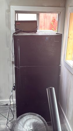 Frigidaire Refrigerator, about 6’ by 3’