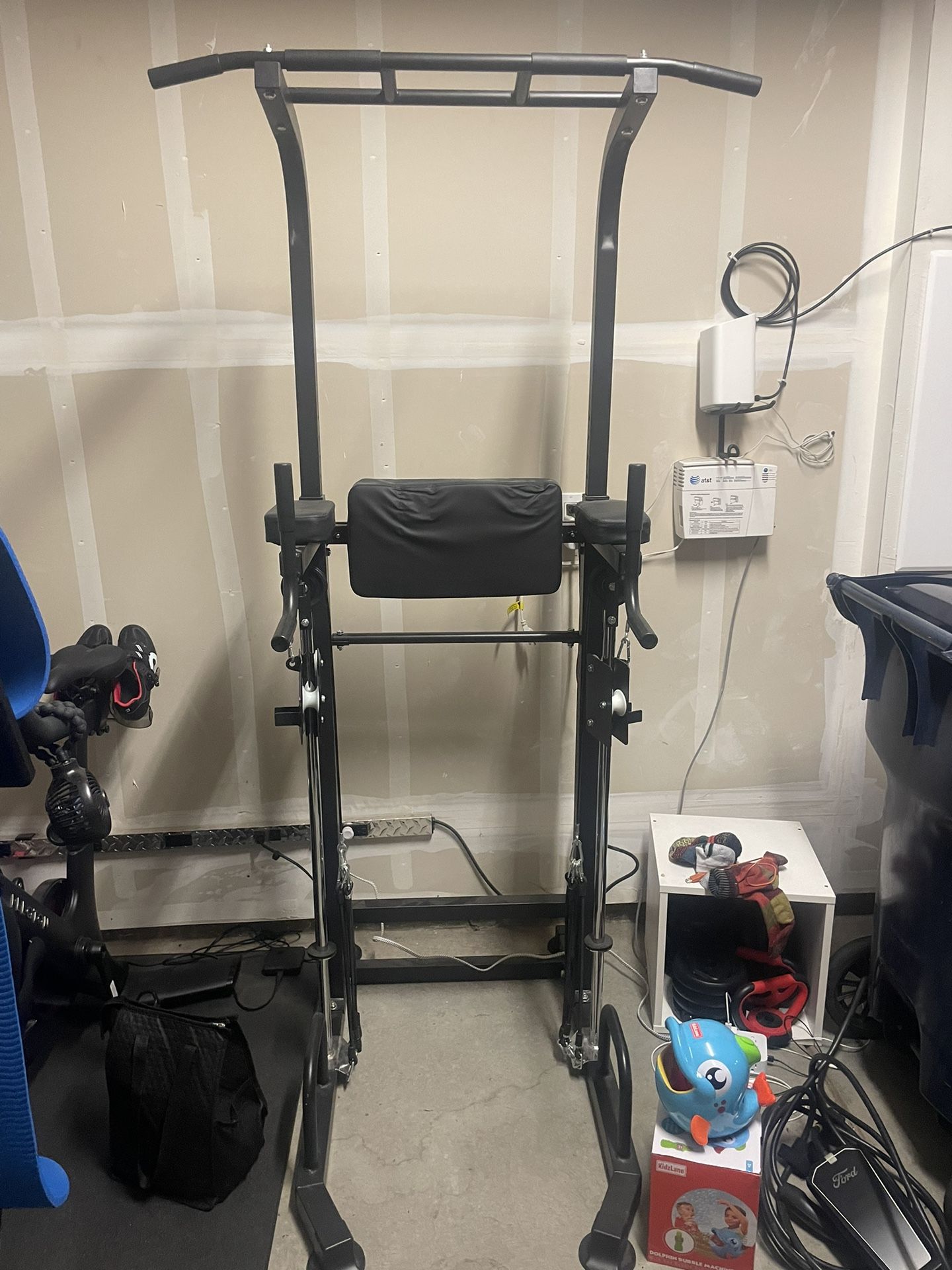 Free Pull-Up/Dip Bar