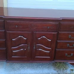 Dresser With Mirror real Wood