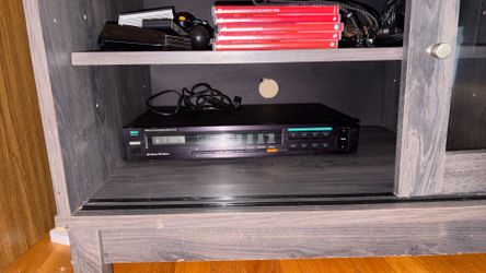 Mcs 3050 quartz synthesized stereo tuner