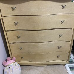 Dresser 