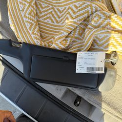 280zx sun visor  missing mirror