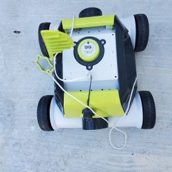 Robotic Pool Vacuum. Missing Charger 
