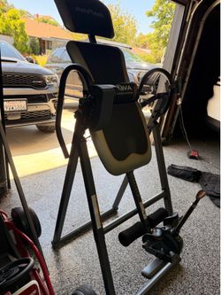 Innova Inversion Table