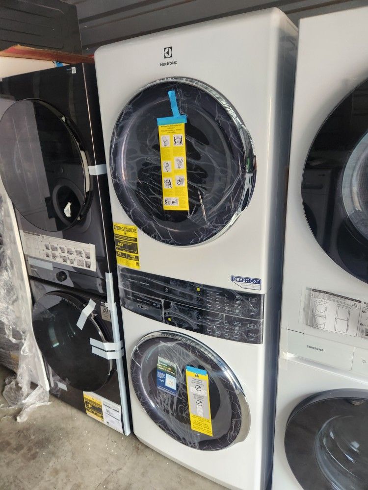 Electrolux Stackable Washer Gas Dryer 
