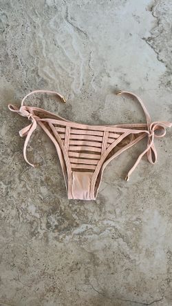 BEACH BUNNY SWIMWEAR