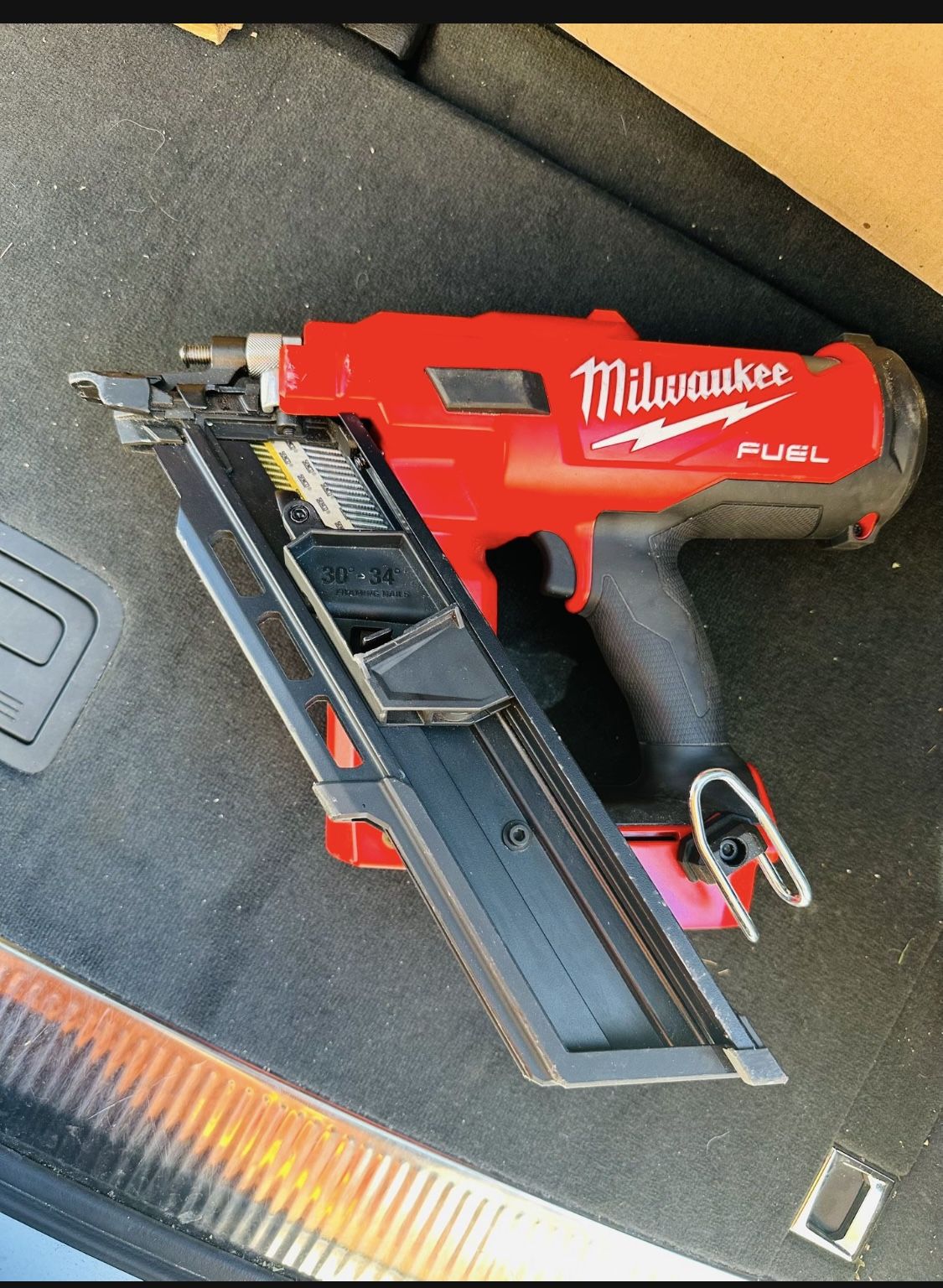 Milwaukee Nail Gun 30-35 Degrees / 98% New