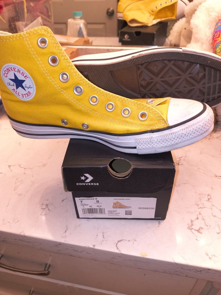 Yellow Converse Size On The Box