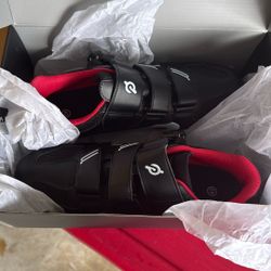 Cycling Shoes 42 Peloton 