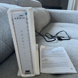 ARRIS SURFboard SBG6900AC Docsis 3.0 16x4 Cable Modem/ Wi-Fi AC1900 Router