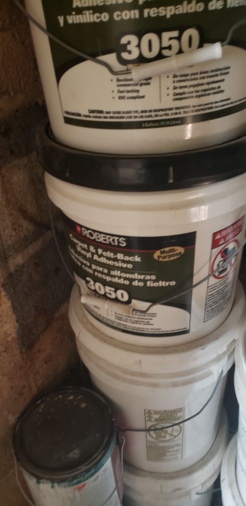 Carpet Adhesive. Roberts 3050