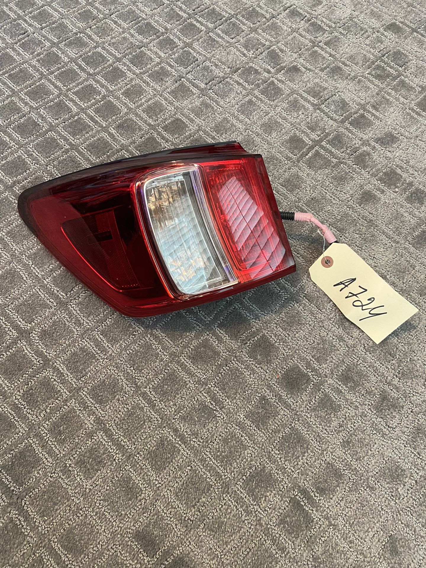 11 12 13 LEXUS IS250 LEFT DRIVERS SIDE LAMP TAIL LIGHT