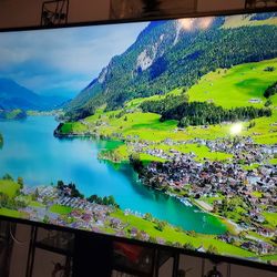 70" scepter 4k great quality pics come with fire stick Amazon u got all apps already set/ free stand shelves glasses come with.  Tv is in great condit