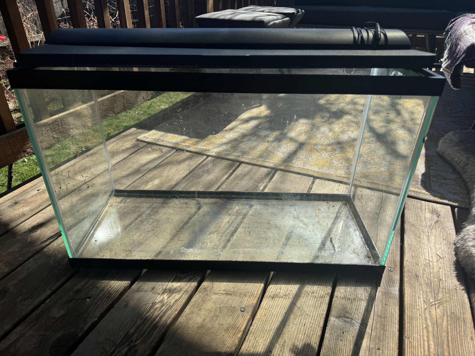 29 Gallon Fish (or other) aquarium with Lid/Light