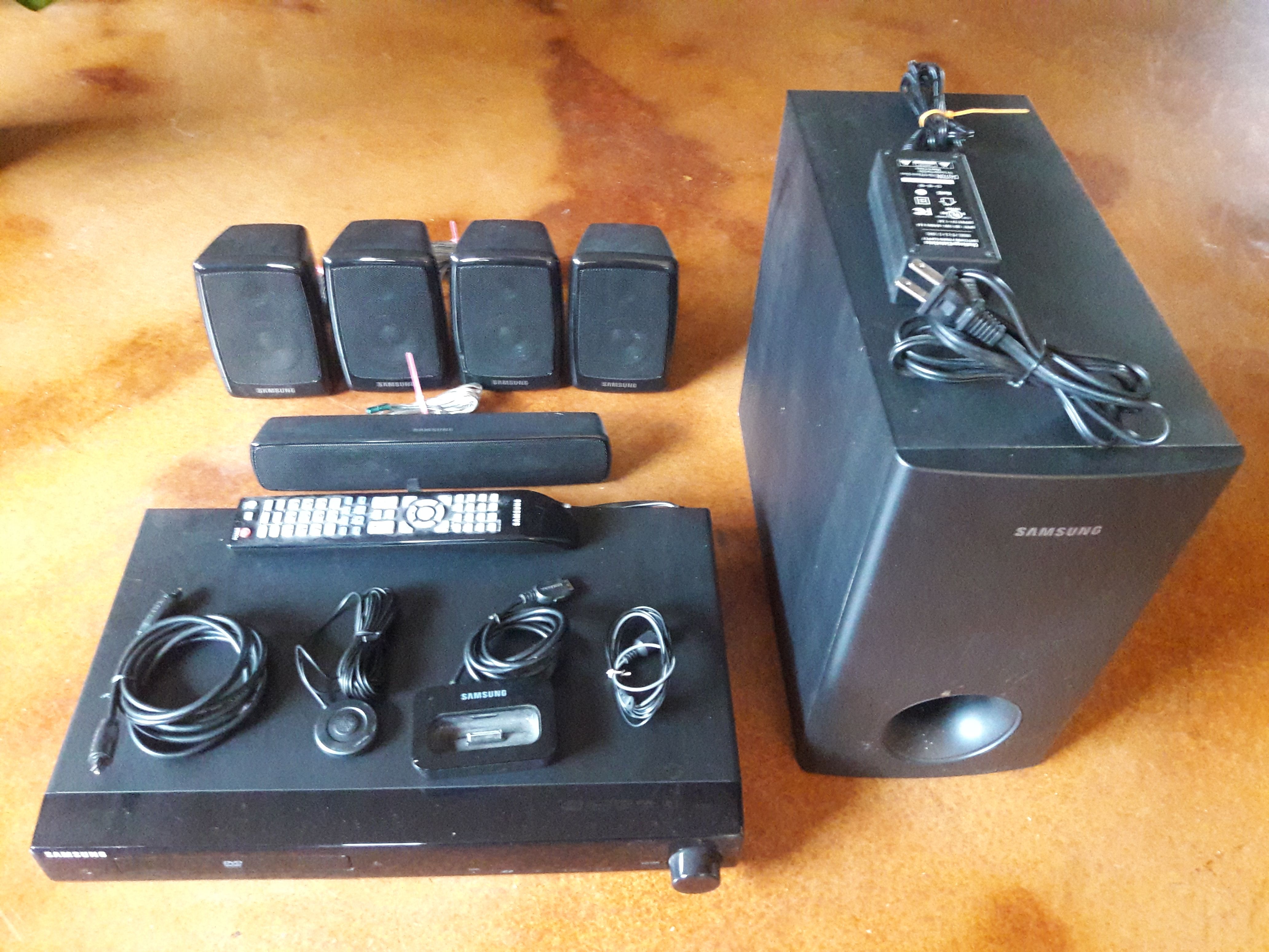 Samsung Surround Sound / HT-Z320 Model - Speakers, Sub Woofer, Receiver, DVD & iPod Station