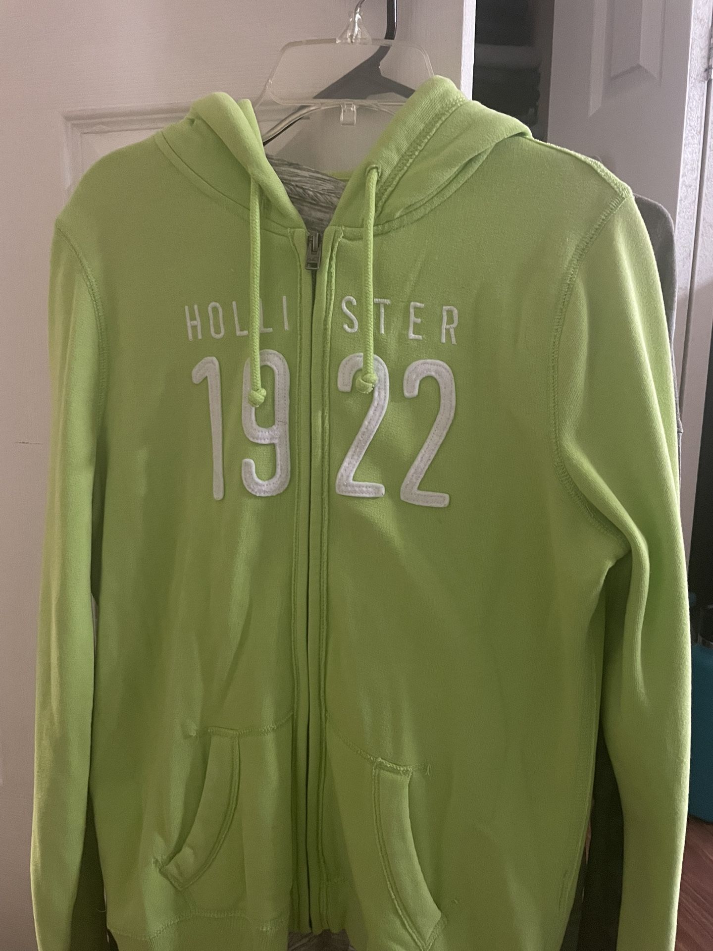 Hollister hoodie Size m
