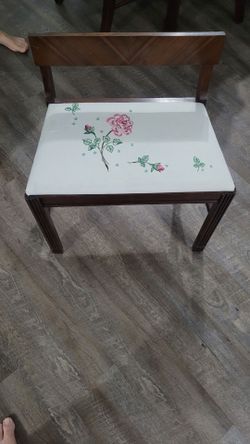 Vanity chair