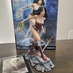 Fantasy Figure Gallery DC Comics Collection Wonder Woman by Luis Royo