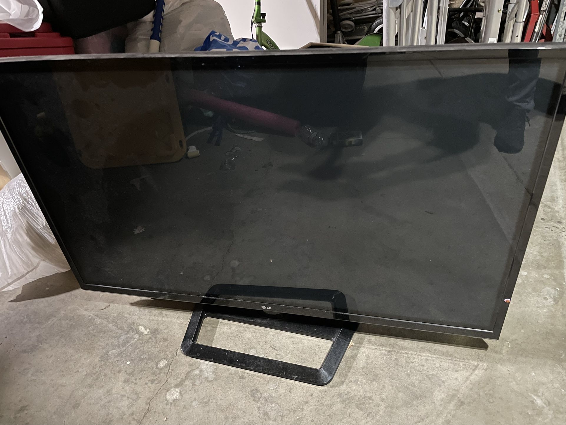 55” Lg Plasma. Turns On And Off Repeating