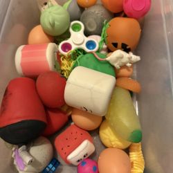 Very large lot of fidget toys