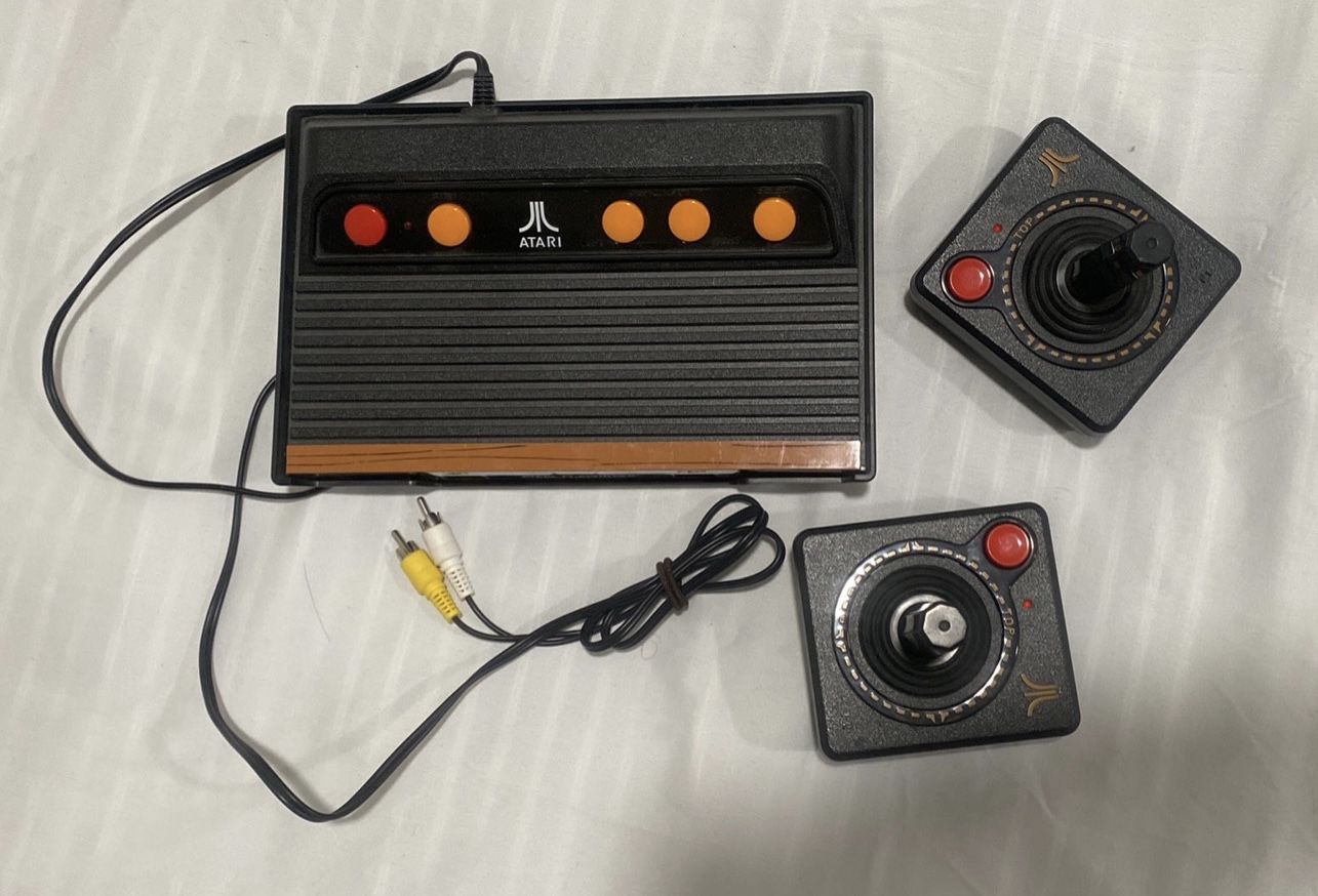 Atari Game Consol