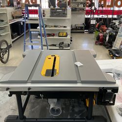 DeWalt DWE7485 Table Saw W/fence, Miter & Guard
