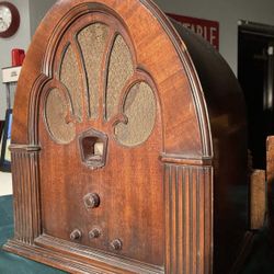 Antique Philco 70 Cathedral radio