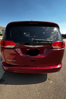 Chrysler Pacifica Minivan  limited  L– Red 2018
